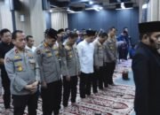 Bentuk Kepedulian, Jajaran Polri Gelar Salat Ghaib Untuk Anggota yang Gugur