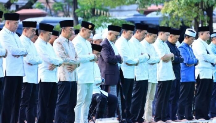 Wakapolri dan PJU Polri Laksanakan Salat Ied di Lapangan Bhayangkara