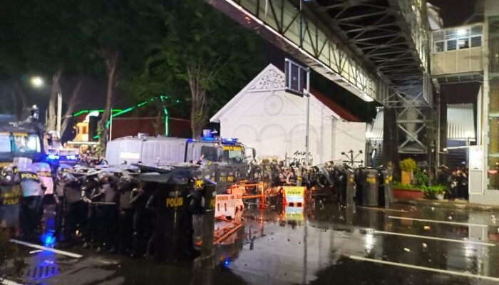 AJI Surabaya Kecam Polisi Yang Pukul Dan Intimidasi Jurnalis Saat Meliput Demo Tolak UU TNI