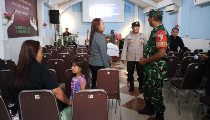 Pastikan Kondusif, Babinsa Martopuro Amankan Perayaan Paskah Di Gereja GBIS Purwosari