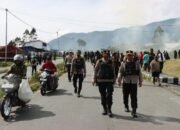 Hadir Ciptakan Keamanan, Personel Gabungan TNI-POLRI di Kab. Puncak Jaya Laksanakan Pengamanan di 5 Titik Pos Penyekatan