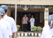 Jadi Pembina Upacara Di SMAN 1 Buntok, Kapolres Barsel Tekankan Pentingnya Disiplin