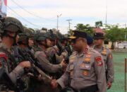 Kapolda Papua Barat Pimpin Apel Konsolidasi Pasca Operasi SAR dan Operasi Alfa Bravo Moskona 2025 di Mapolres Teluk Bintuni
