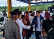 Wakapolda Papua Barat Daya didampingi Kapolres Raja Ampat Sambut Kedatangan Menteri Kesehatan 