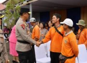 Sambut Hari Bhayangkara ke-79, Kapolda Kalteng Pimpin Bakti Kesehatan dan Serahkan Bansos untuk Petani di Gunung Mas