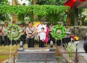 Jelang Hari Bhayangkara ke-79, Kapolri Ziarah ke Makam BJ Habibie Hingga Hoegeng