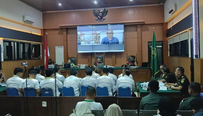 Tangis Keluarga Pecah di Sidang Kopda Bazarsah: “Kami Hanya Ingin Baju Anak Kami Dikembalikan”