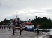 Jelang HUT Bhayangkara ke-79, Kapolres Raja Ampat Pimpin Upacara Tabur Bunga di Laut