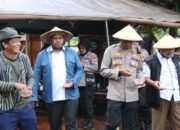 Dukung Ketahanan Pangan Nasional, Polres Raja Ampat Laksanakan Penanaman Jagung Kuartal III