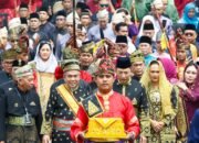 Kapolda dan Gubernur Riau Jadi Saksi di Prosesi Anugerah Adat kepada Kapolri