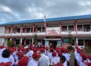 Berikan Pesan Kamtibmas, Kasat Binmas Polres Raja Ampat Jadi Pembina Upacara di Sekolah SD 02 Waisai 