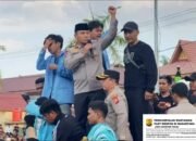 Demo Berlangsung Damai, Kapolda Riau Temui Massa Aksi di Depan Mapolda