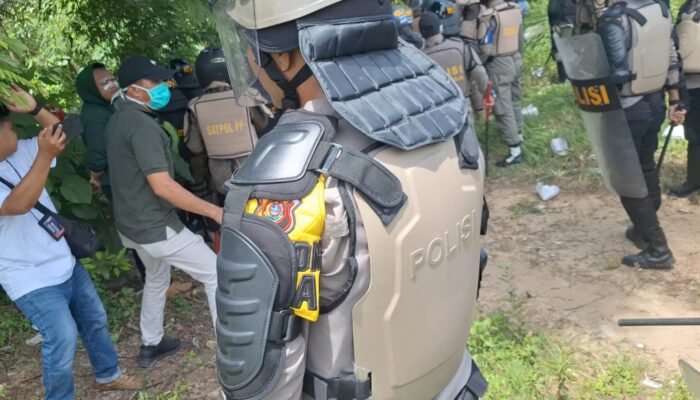 Aktivis Sultra Mengaku Diperlakukan Layaknya “PKI”, Agus Flores dan Ketua KPKM Sultra Roslina Affi Resmi Laporkan Oknum Polisi ke Propam Mabes Polri