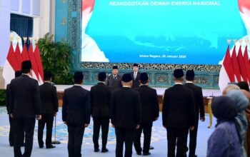 Presiden Prabowo Resmi Lantik Keanggotaan Dewan Energi Nasional di Istana Negara