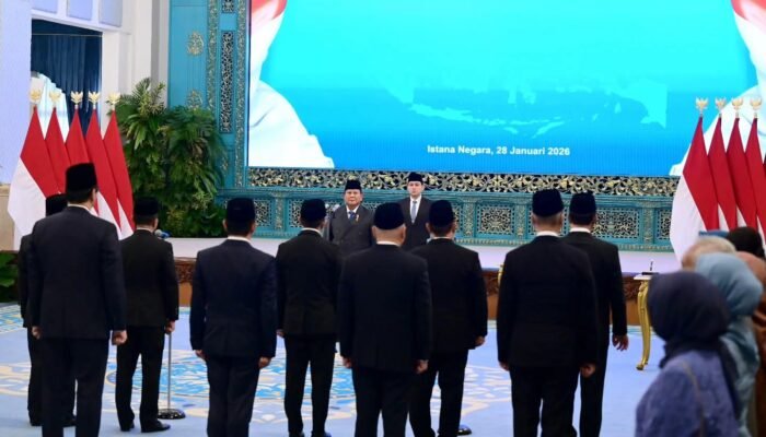 Presiden Prabowo Resmi Lantik Keanggotaan Dewan Energi Nasional di Istana Negara