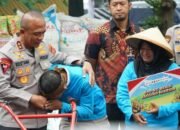 Air Mata Bahagia Entin Suhartini: Dapat Alat Tani hingga Hadiah Umrah dari Kapolda Jabar