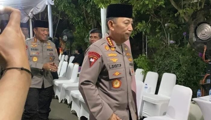 Kapolri dan Tokoh Bangsa Beri Penghormatan Terakhir untuk Istri Jenderal Hoegeng: ‘Beliau Selalu Ingatkan Kami Jaga Nama Baik Institusi’
