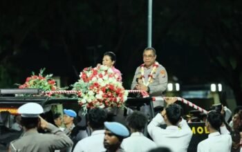 Momen Haru dan Hangat di Arfak Convention Hall: Irjen Pol Eddizon Johnny Isir Pamit Bertugas sebagai Kadivhumas Polri