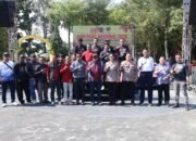 Wakili Kapolda Kepri, Kabidhumas Menerima Plakat Sahabat Pers PWI 2026 di Tanjungpinang