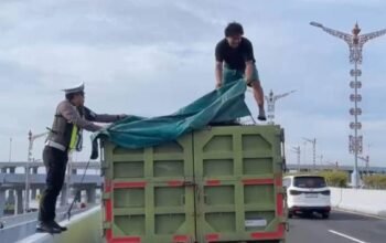 Ciptakan Kamseltibcarlantas, Satgas Ops Keselamatan Agung 2026 Tindak Sopir Truk di Tol Bali Mandar