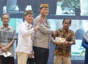 Dukung Program Kartu Huma Betang Sejahtera, Kapolda Kalteng: Semoga Bantuan ini Bisa Bermanfaat Untuk Masyarakat