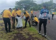 Dukung Program Indonesia ASRI, Kapolda Sulut Pimpin Ratusan Personel Bersihkan Pantai Kawasan Megamas