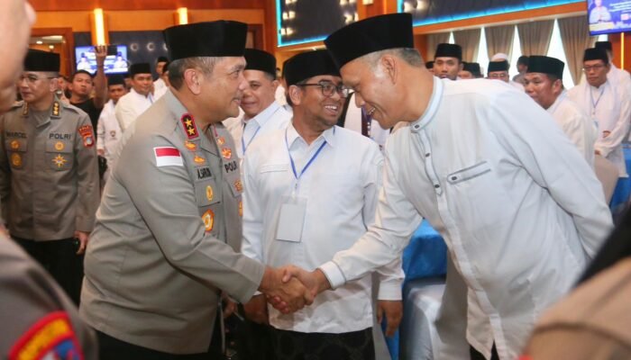 Kapolda Kepri Kukuhkan Da’i Kamtibmas Dan Gelar Silaturahmi Serta Buka Puasa Bersama Ulama, Paguyuban, dan Buruh
