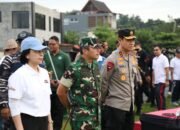 Jaga Keseimbangan Ekosistem Pantai dan Laut, Kapolda Bali Ikut Dalam Aksi Bersih-Bersih Pantai Padang Galak