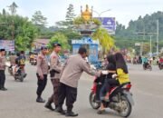 Polres Raja Ampat Berbagi Berkah: 200 Kotak Takjil dibagikan untuk Masyarakat di Bulan Suci Ramadhan