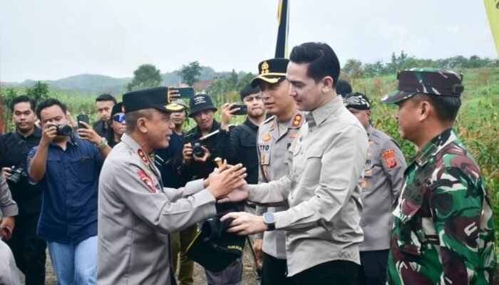 Dukung Swasembada Pangan, Kapolda Jabar Pimpin Penanaman Jagung Serentak Kuartal I Tahun 2026 di Sumedang